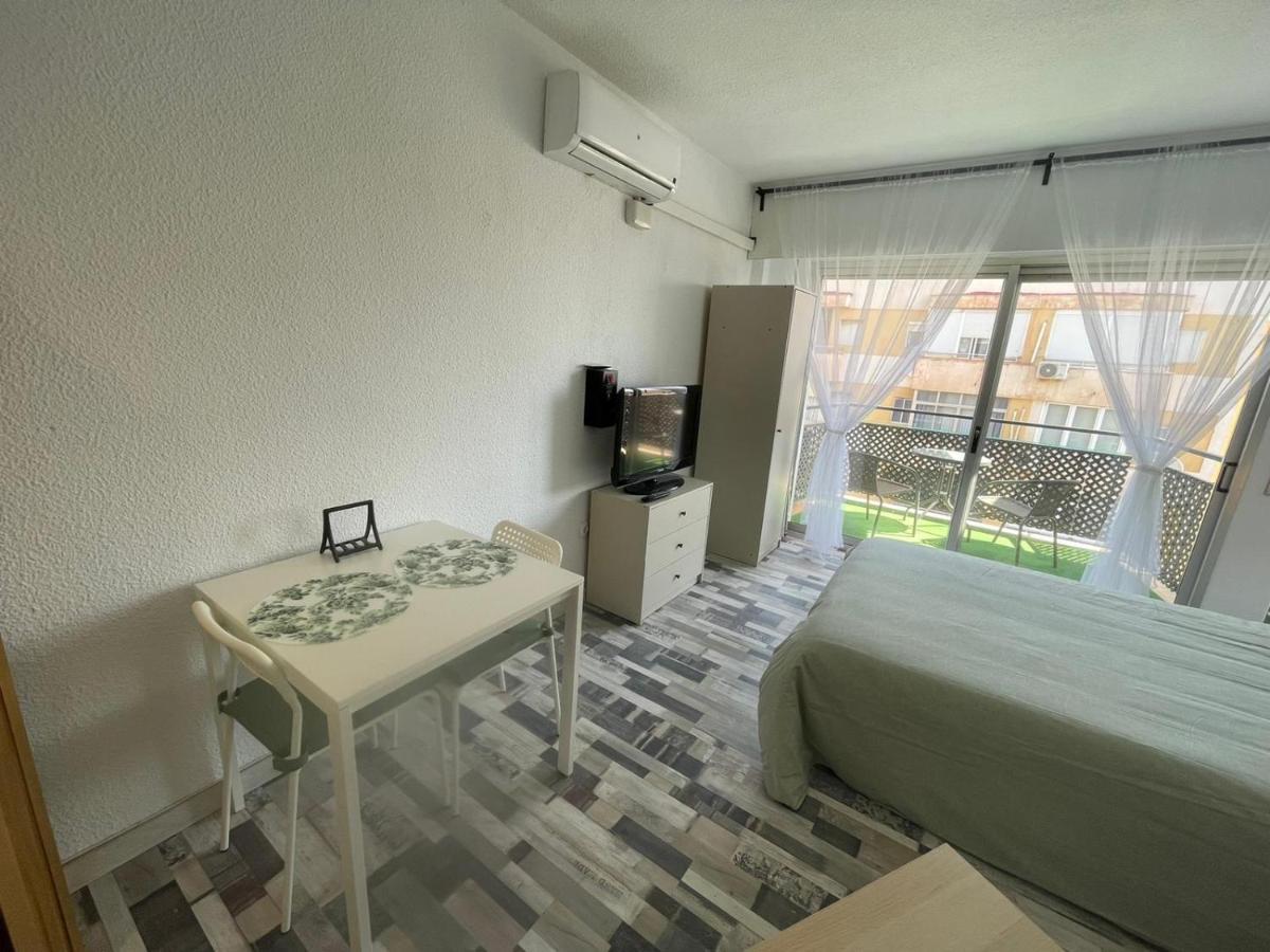 Confortable Estudio Con Terraza, Vistas A La Montana, Mar Y Mas Lejlighed Torremolinos Eksteriør billede