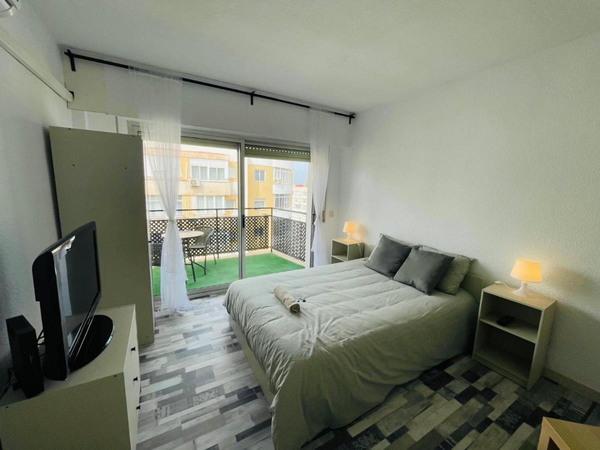 Confortable Estudio Con Terraza, Vistas A La Montana, Mar Y Mas Lejlighed Torremolinos Eksteriør billede