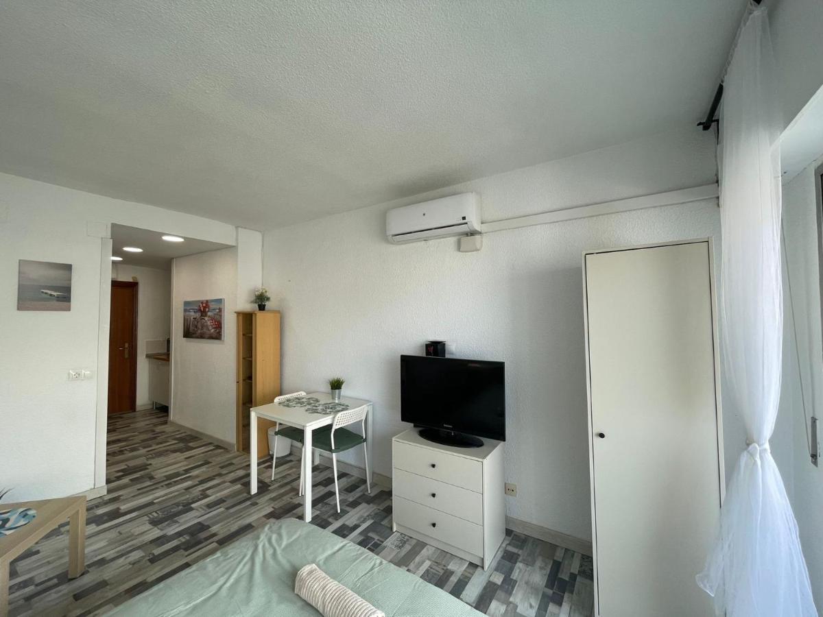 Confortable Estudio Con Terraza, Vistas A La Montana, Mar Y Mas Lejlighed Torremolinos Eksteriør billede