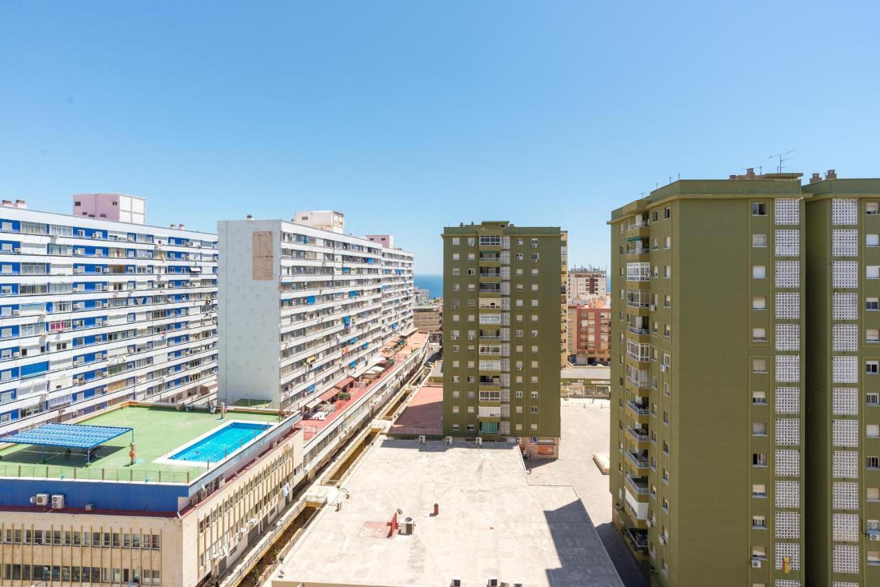 Confortable Estudio Con Terraza, Vistas A La Montana, Mar Y Mas Lejlighed Torremolinos Eksteriør billede